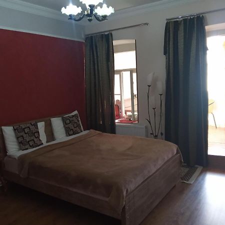 Apartment In The Heart Of Old Тбилиси Экстерьер фото