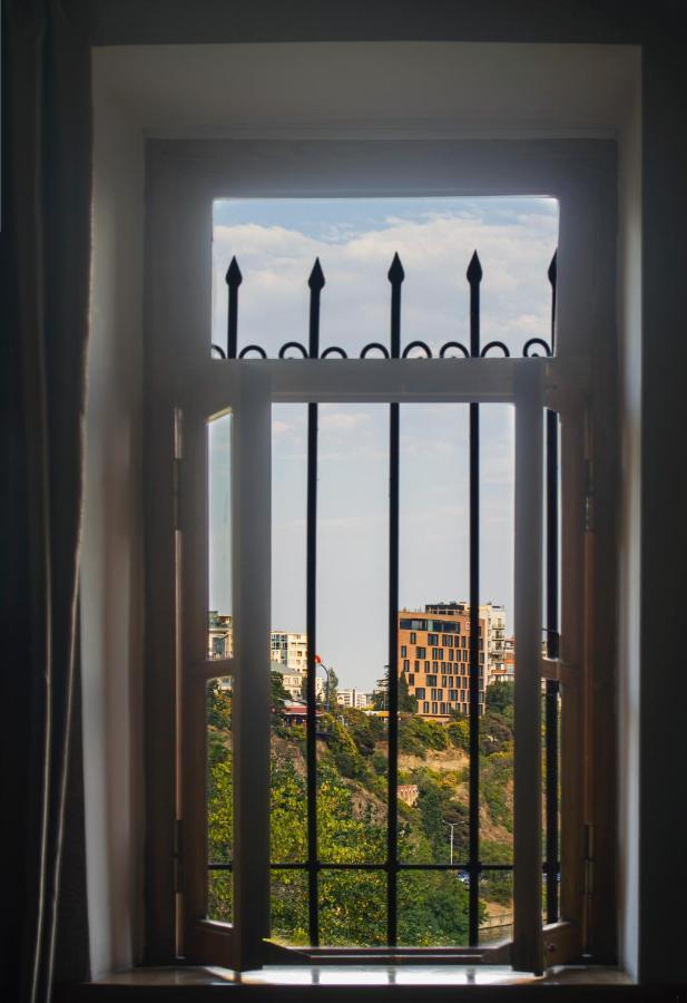 Apartment In The Heart Of Old Тбилиси Экстерьер фото